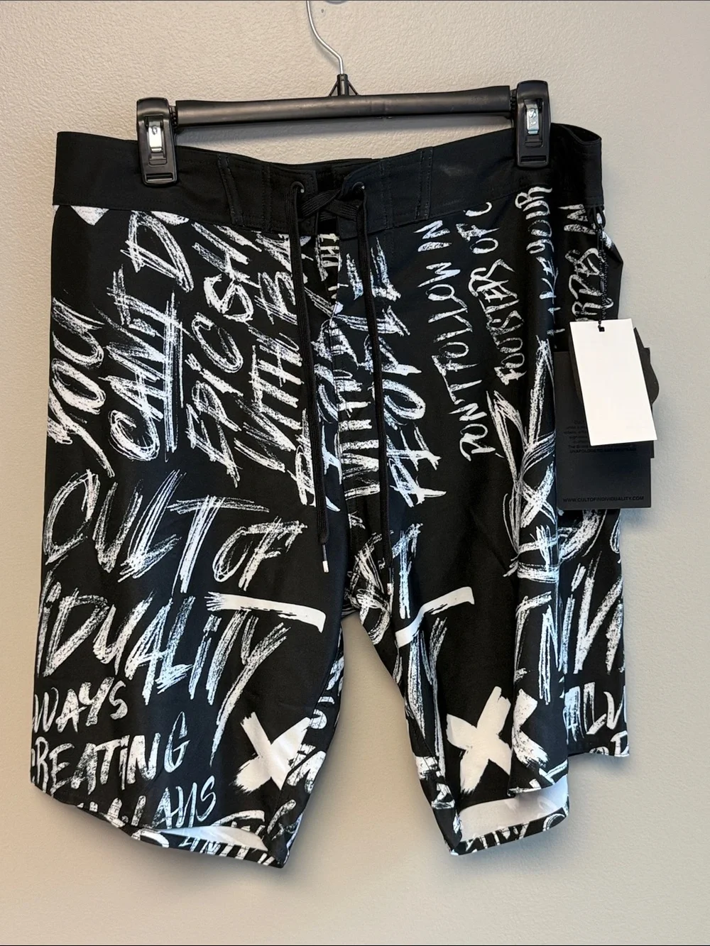 Cult of Individuality Graphic Board Shorts NWT Black White Size L